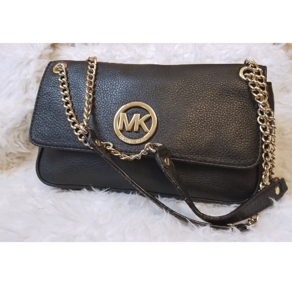Michael Kors Handbags - Auth. Michael Kors chain shoulder bag